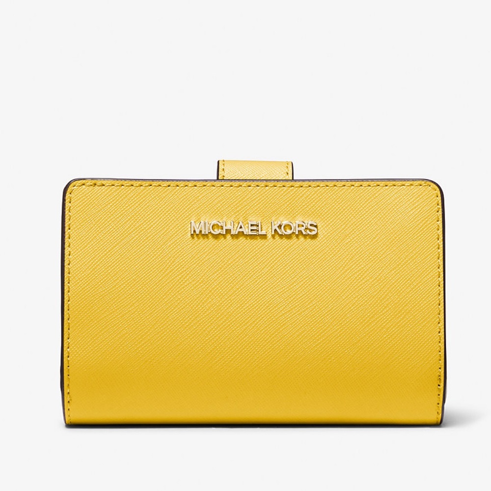 Michael Kors Medium Crossgrain Leather Wallet
COLOR GOLDEN YELLOW
NWT